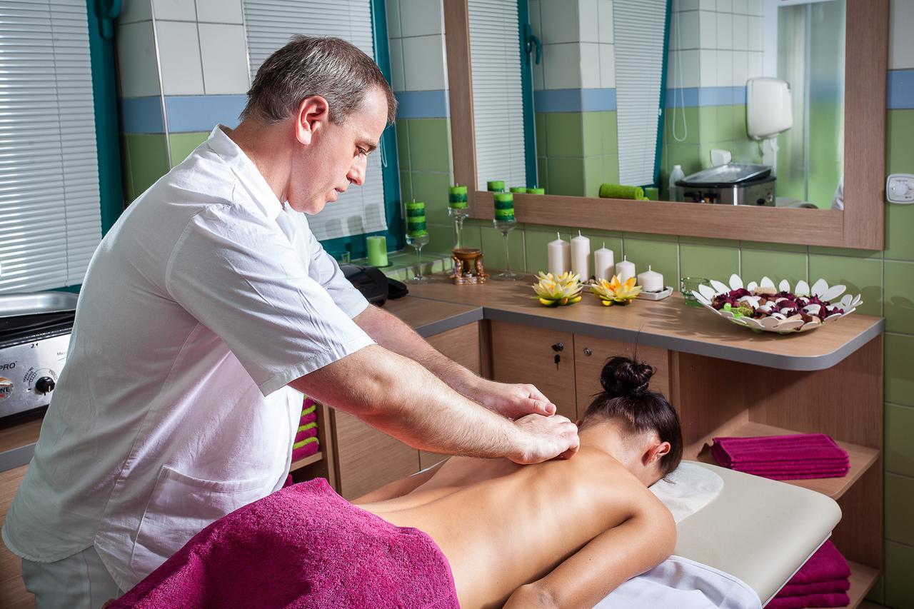 Hotel Alexander Bardejovské Kúpele エクステリア 写真